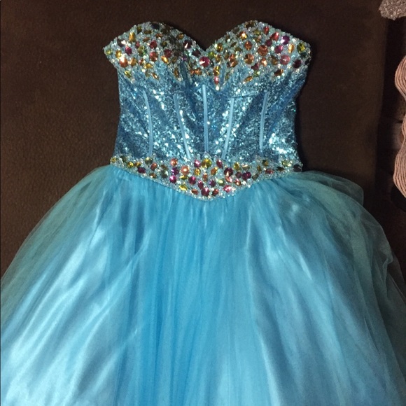 Prom dress- Size 5 - Picture 2 of 4